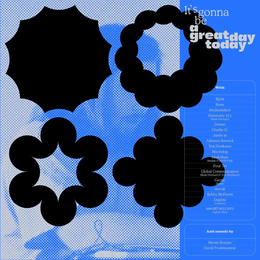 Une photo tramée bleue en arrière plan, des symboles géométriques noirs au premier plan, sur le coté droit, sur fond bleu, le titre et la tracklist.